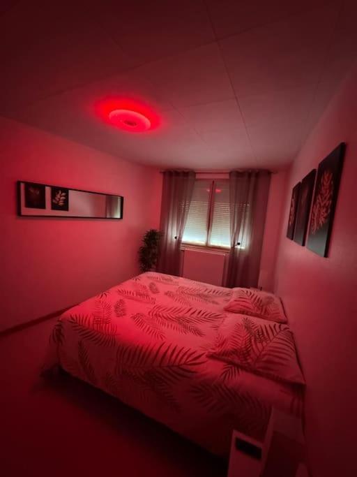 Luxury Room - Havre De Paix Avec Jacuzzi Prive Bar-le-Duc Buitenkant foto