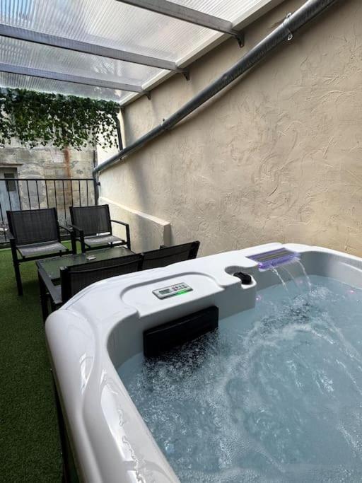 Luxury Room - Havre De Paix Avec Jacuzzi Prive Bar-le-Duc Buitenkant foto